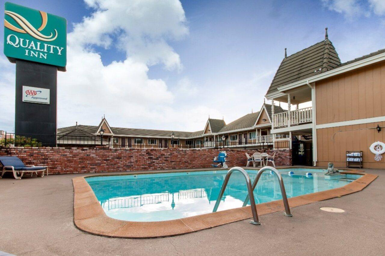 Ramada Bayside Inn & Suites Eureka Exterior photo