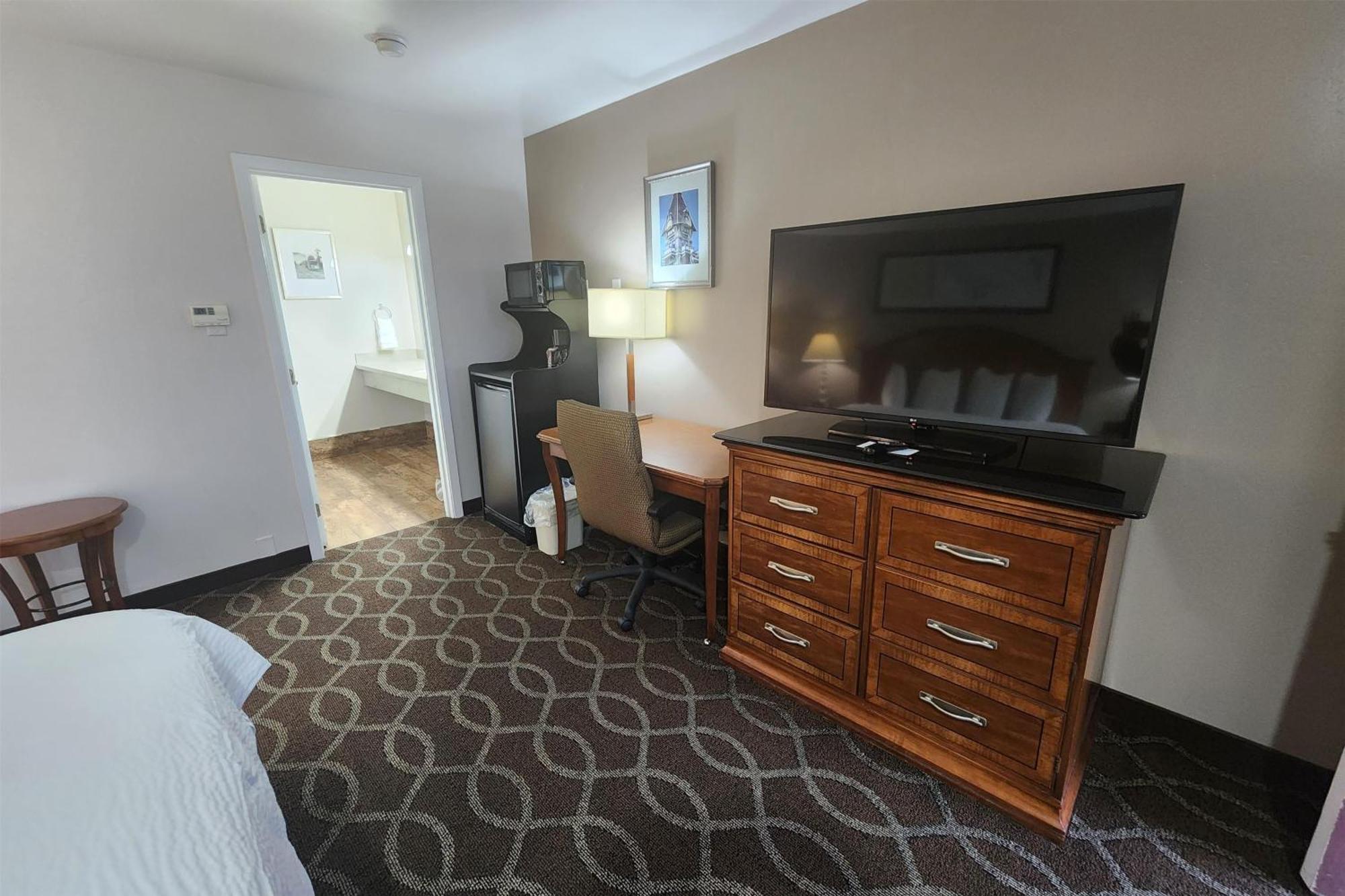 Ramada Bayside Inn & Suites Eureka Exterior photo