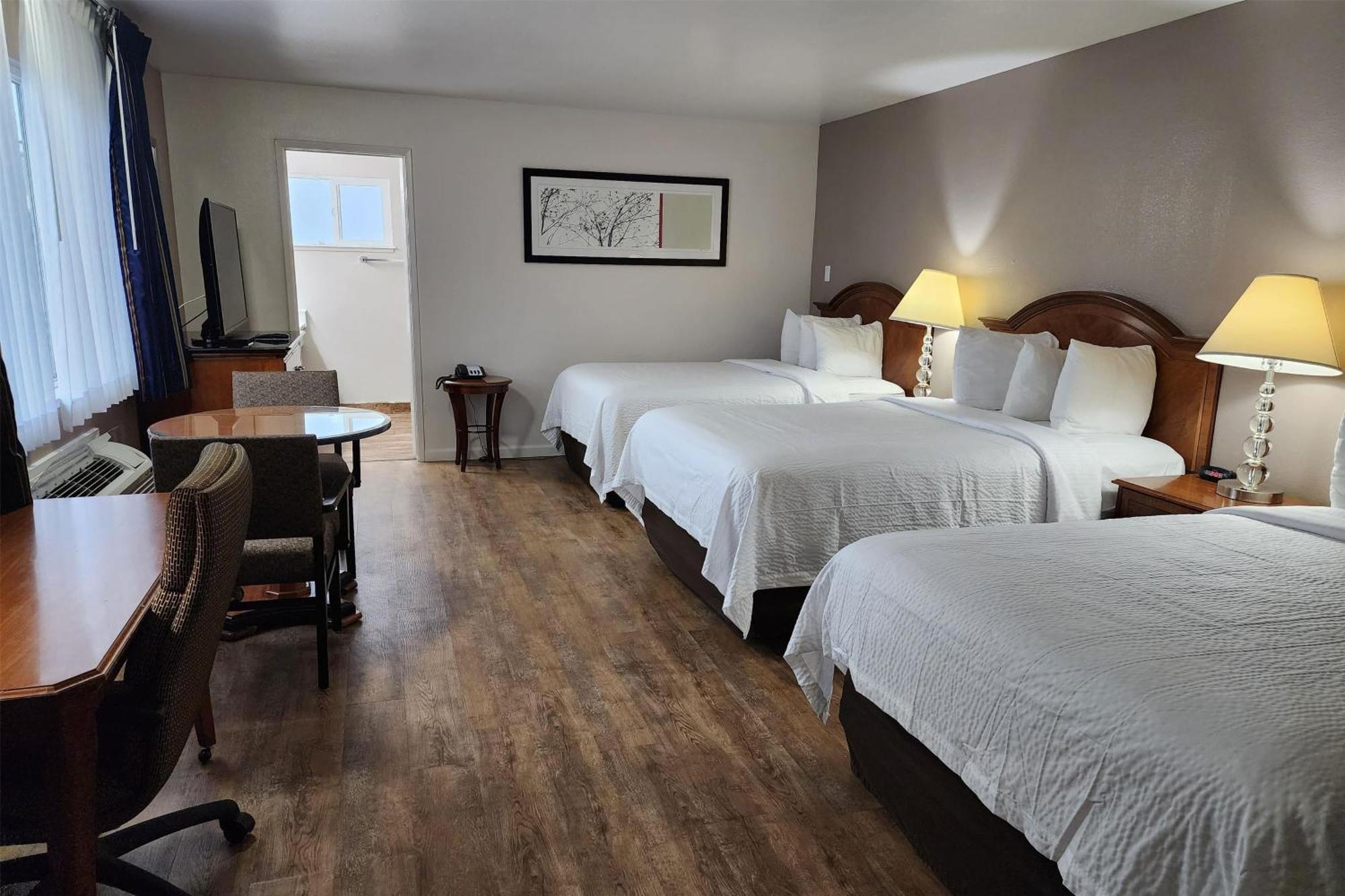 Ramada Bayside Inn & Suites Eureka Exterior photo