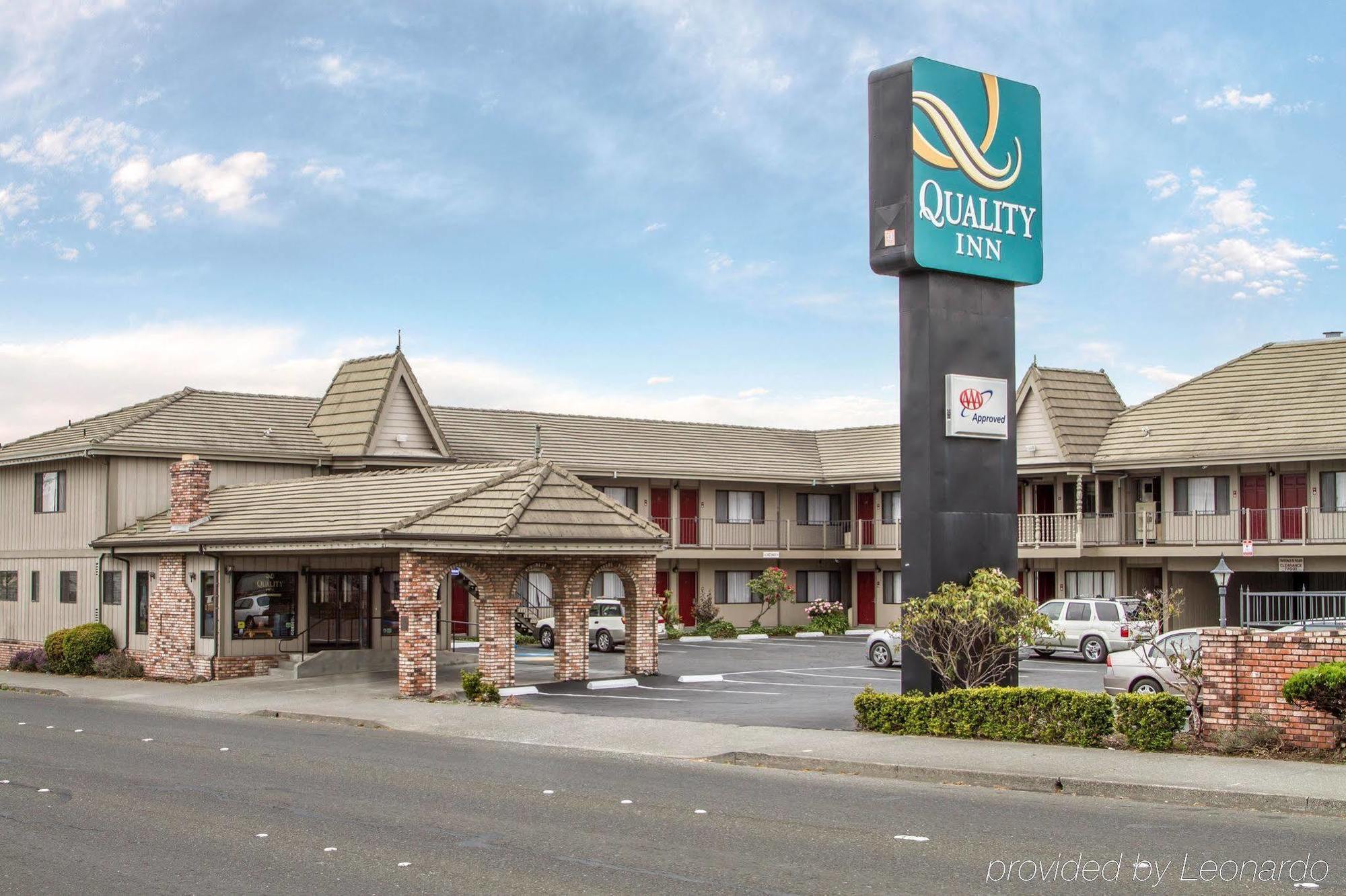Ramada Bayside Inn & Suites Eureka Exterior photo