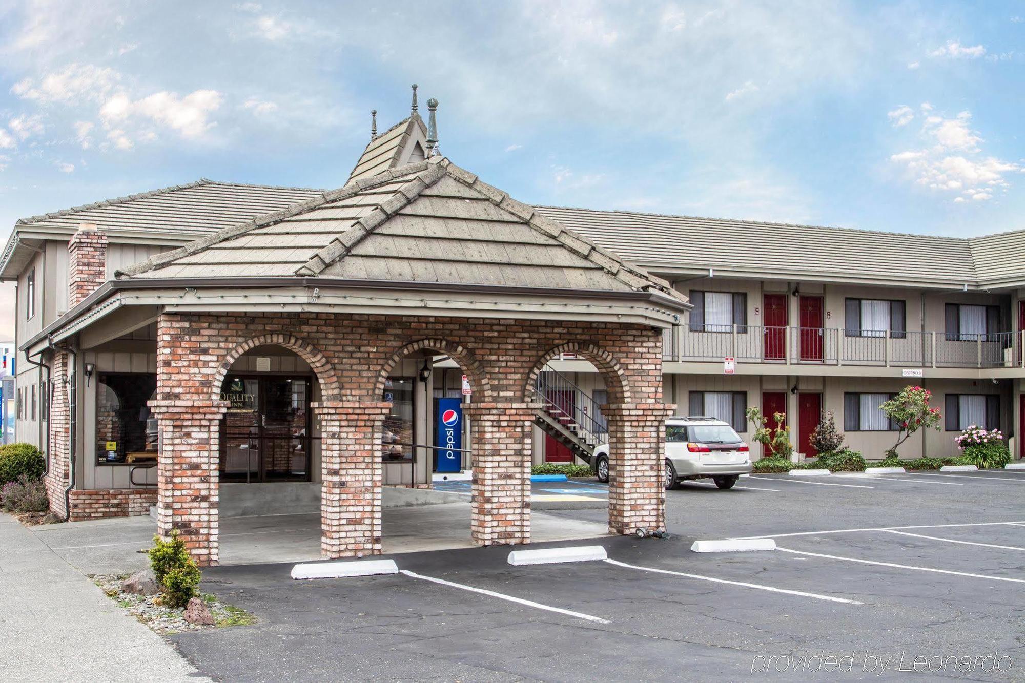 Ramada Bayside Inn & Suites Eureka Exterior photo