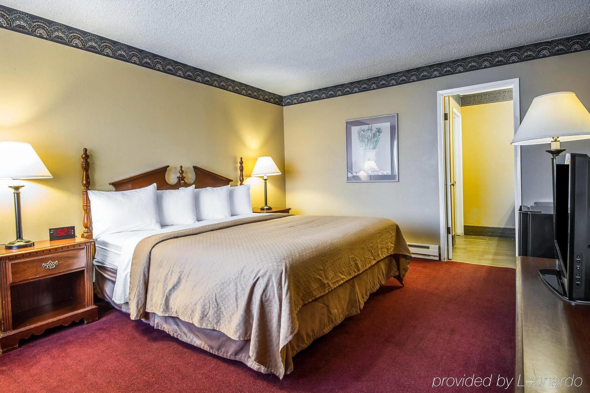 Ramada Bayside Inn & Suites Eureka Exterior photo