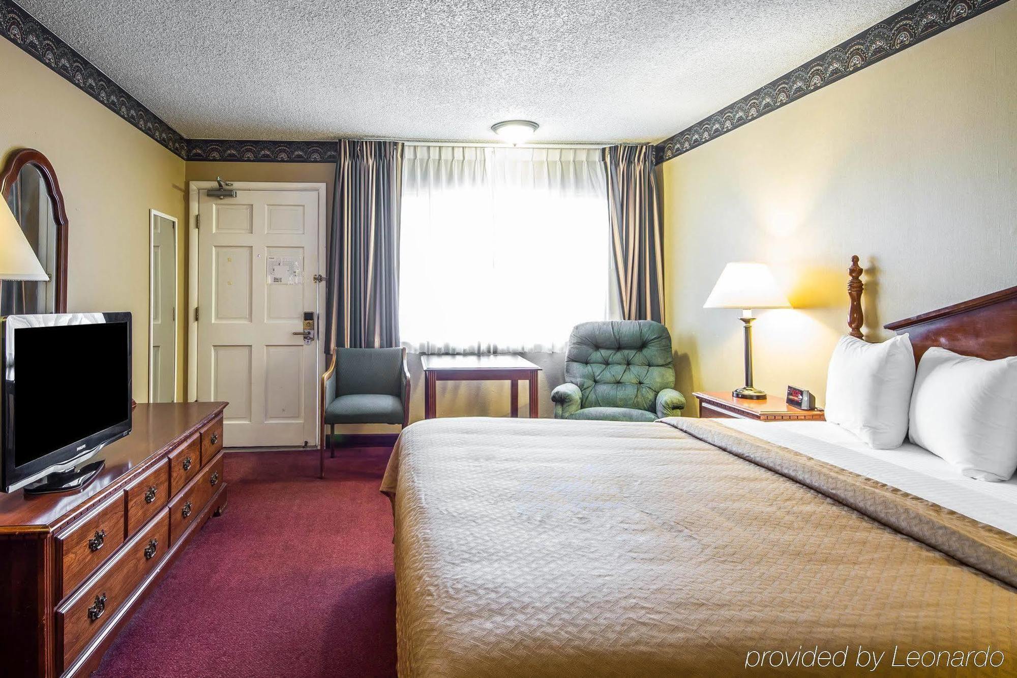 Ramada Bayside Inn & Suites Eureka Exterior photo