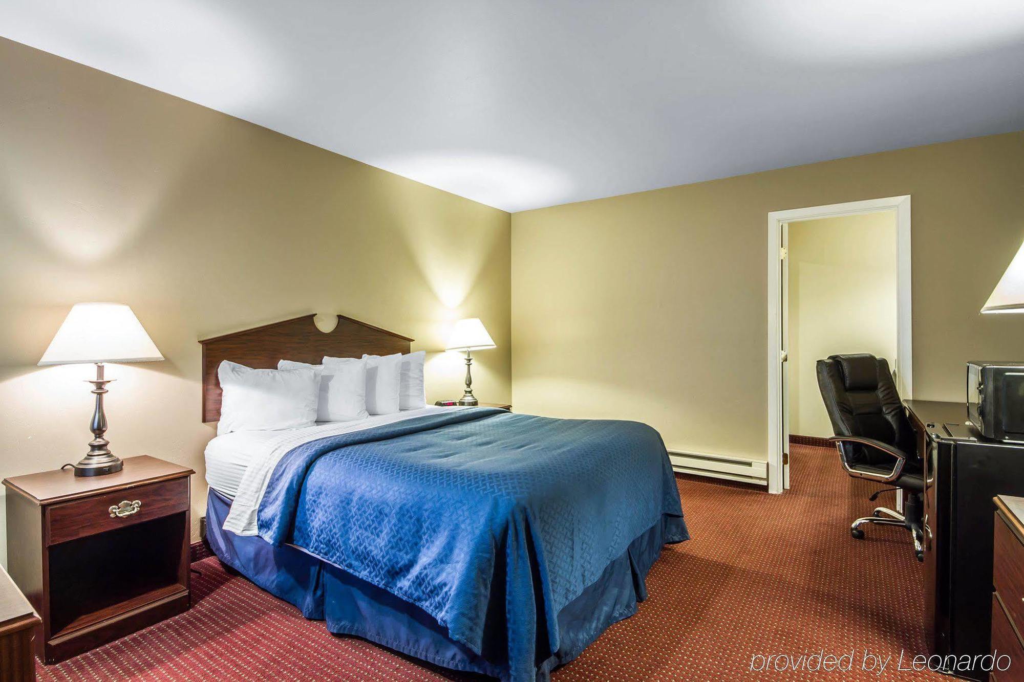 Ramada Bayside Inn & Suites Eureka Exterior photo