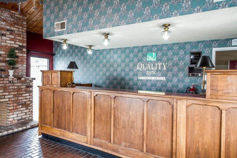 Ramada Bayside Inn & Suites Eureka Exterior photo