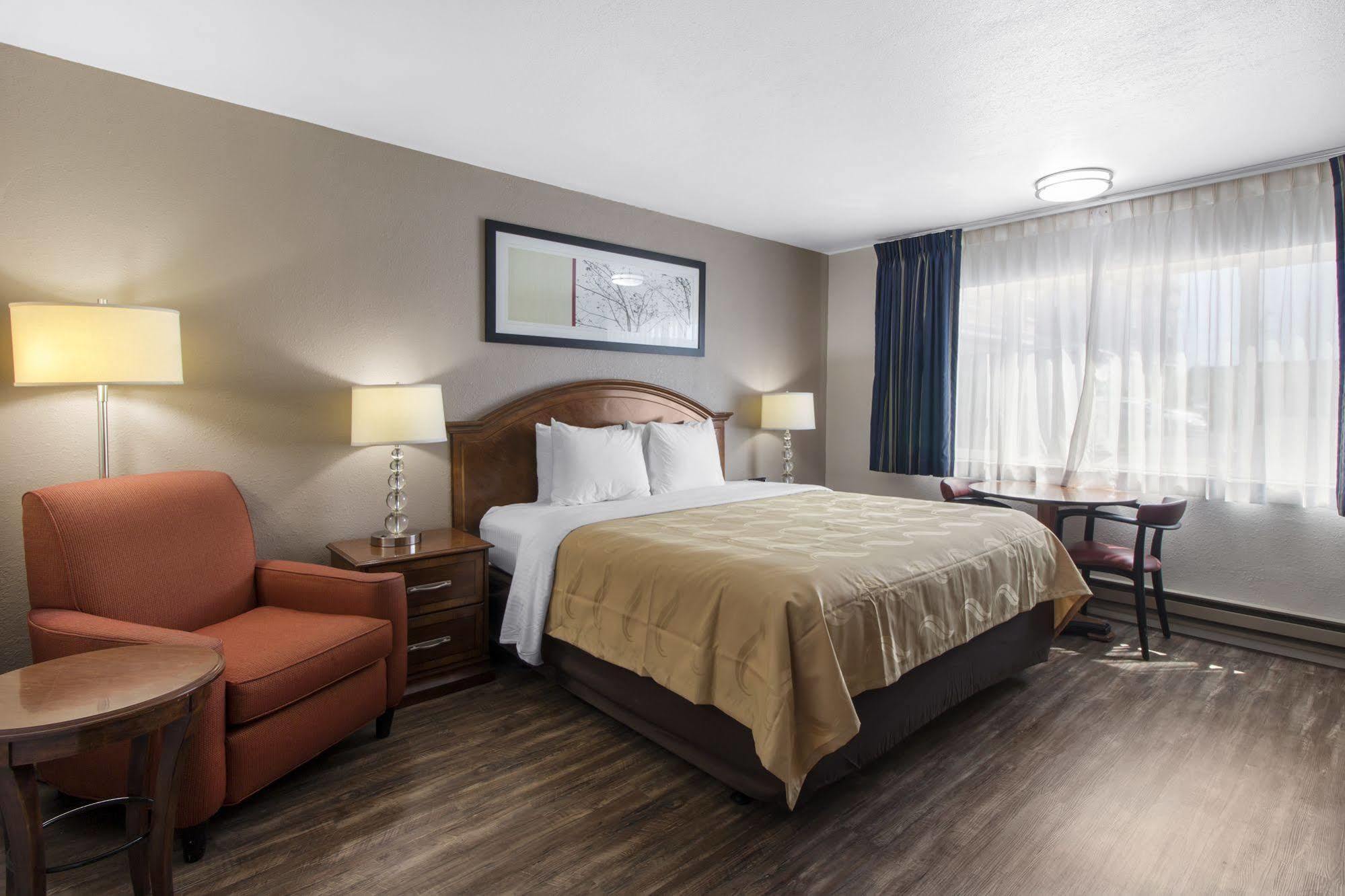 Ramada Bayside Inn & Suites Eureka Exterior photo